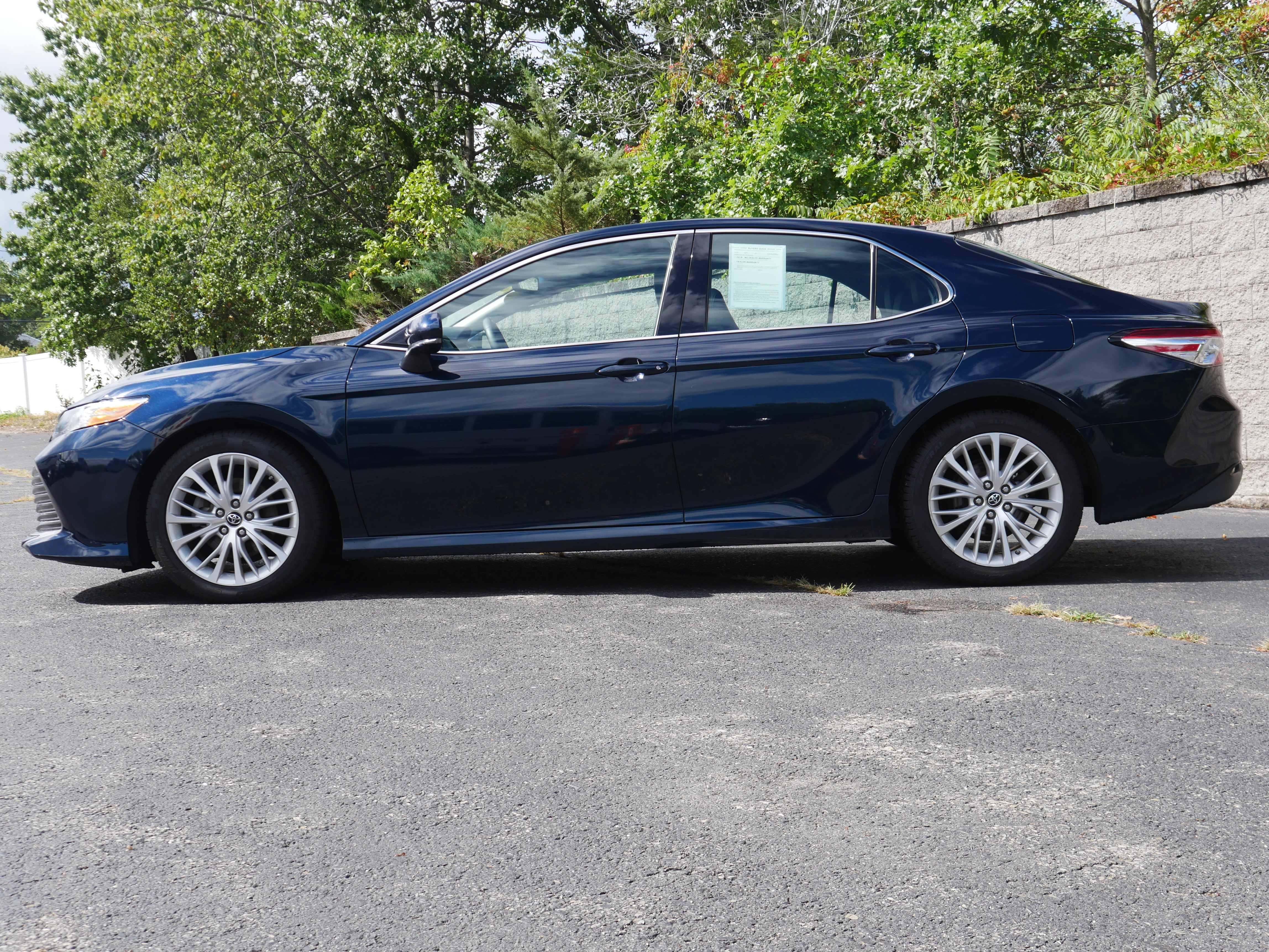 Used 2018 Toyota Camry XLE w/ Audio Package FWD image 3