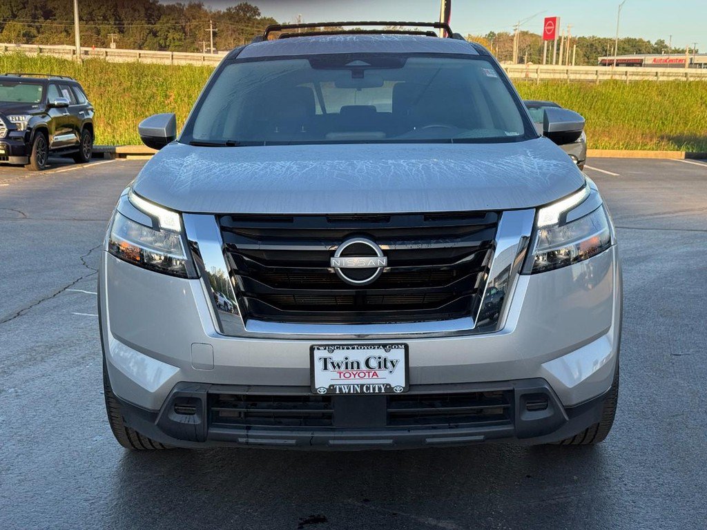 Used 2022 Nissan Pathfinder SV AWD/4WD image 10