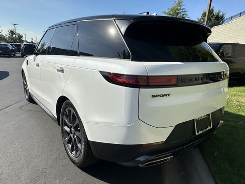 Used 2024 Land Rover Range Rover Sport SE AWD/4WD image 5
