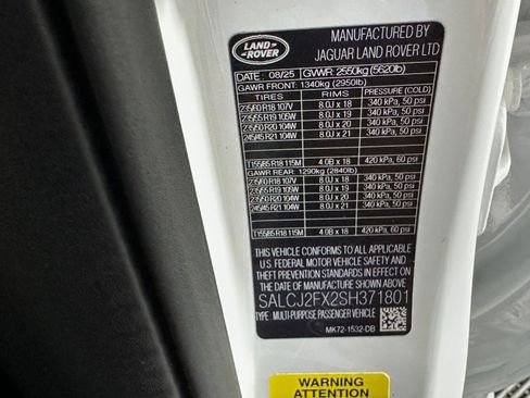 Used 2025 Land Rover Discovery Sport S image 20