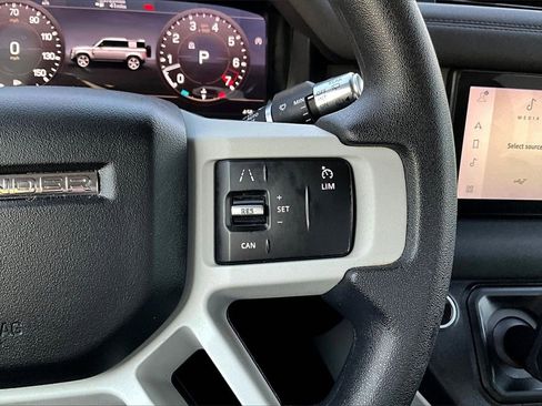 Used 2020 Land Rover Defender 110 SE image 12