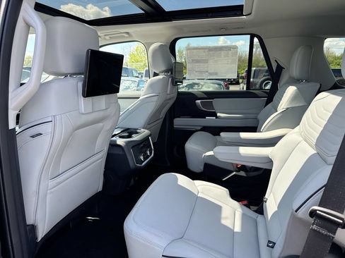 New 2026 Ford Expedition Platinum w/ Platinum Ultimate Package AWD/4WD image 24