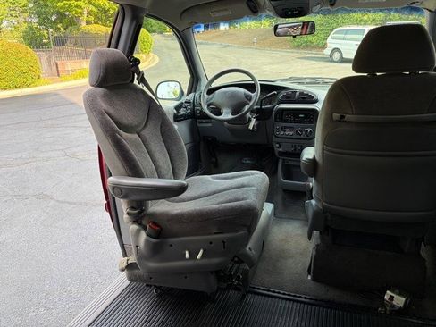 Used 1999 Dodge Grand Caravan SE FWD image 30