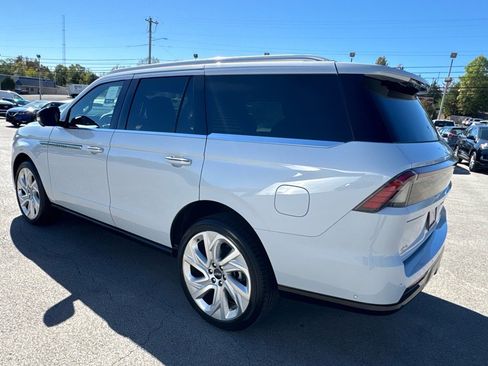 New 2025 Lincoln Navigator Reserve image 5