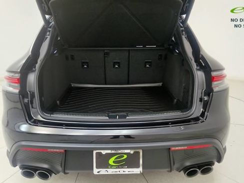 Used 2024 Porsche Macan S AWD/4WD image 29