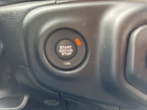 Used 2019 Jeep Wrangler Sport image 21