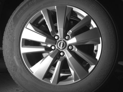 Used 2025 Nissan Pathfinder SV FWD image 15