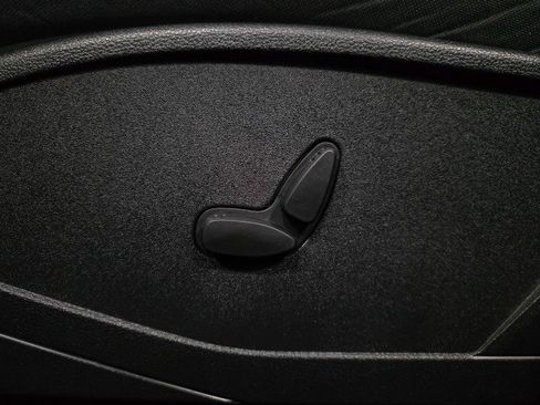 Used 2020 Ford Transit Connect XLT image 31