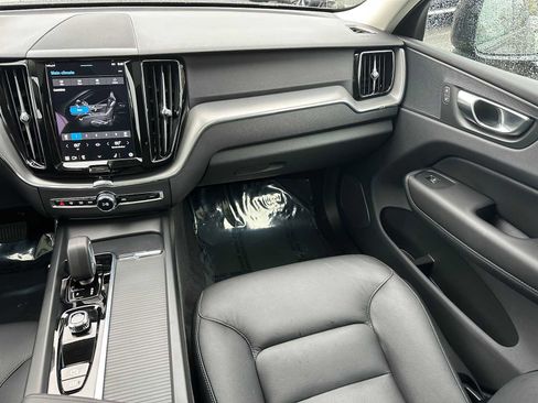 Used 2025 Volvo XC60 B5 Core w/ Protection Package Premier image 18