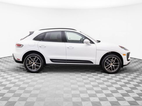 New 2026 Porsche Macan image 8
