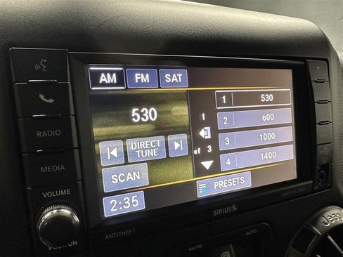 Used 2018 Jeep Wrangler Unlimited Sport S image 23