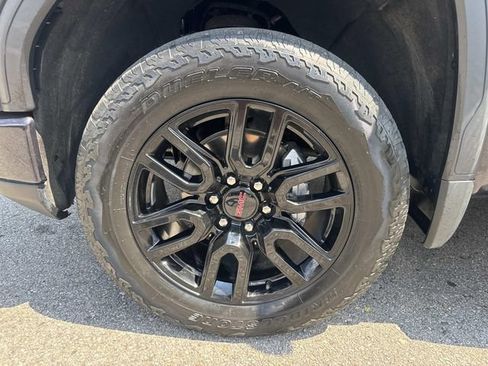 Used 2023 GMC Sierra 1500 AT4 w/ AT4 Premium Package AWD/4WD image 9