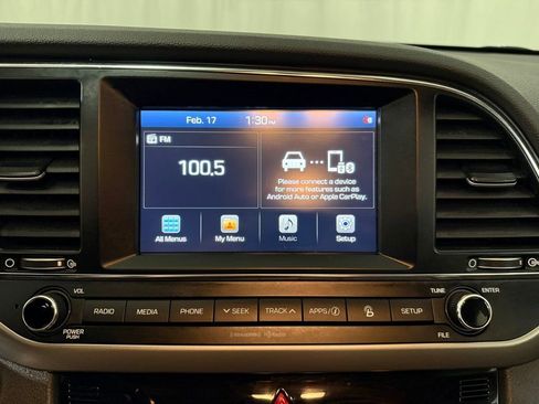 Used 2017 Hyundai Elantra Limited image 31