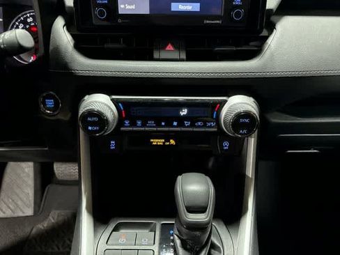 Used 2022 Toyota RAV4 XLE w/ Carpet Mat Package (TMS) AWD/4WD image 21