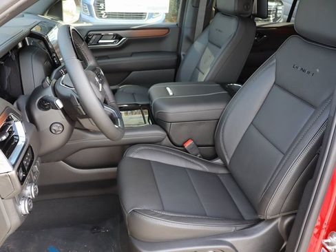 New 2026 GMC Yukon Denali w/ Denali Reserve Package RWD image 11