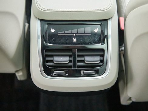 Certified 2023 Volvo XC90 B6 Ultimate w/ Protection Package Premier AWD/4WD image 24