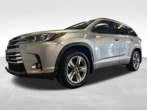 Used 2017 Toyota Highlander Limited image 10