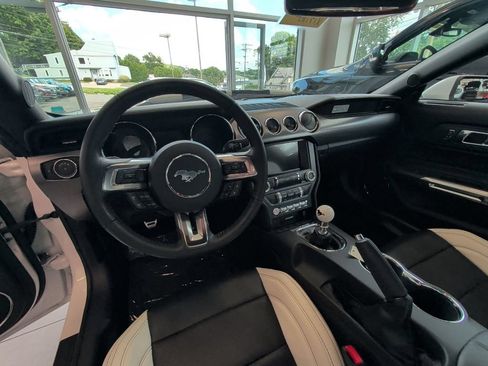 Used 2017 Ford Mustang GT Premium w/ GT Performance Package RWD image 12