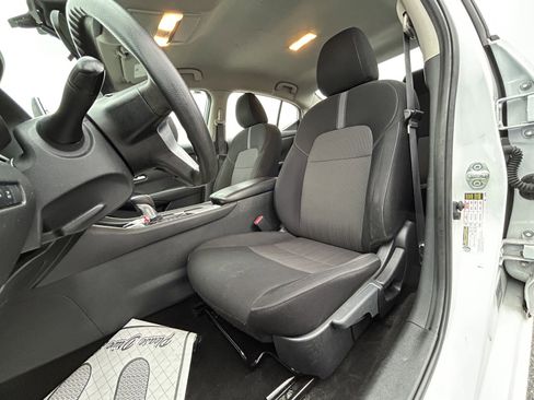 Used 2023 Nissan Sentra SV image 12