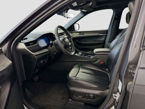 Used 2024 Jeep Grand Cherokee L Limited w/ Luxury Tech Group II image 13