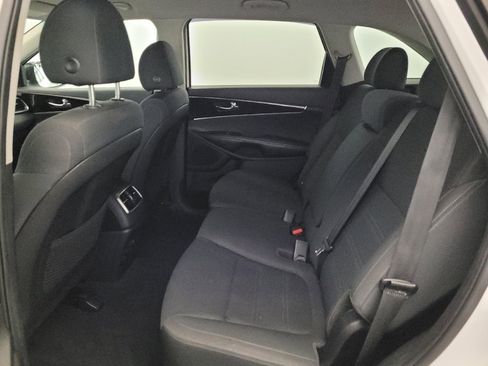 Used 2020 Kia Sorento S AWD/4WD image 18
