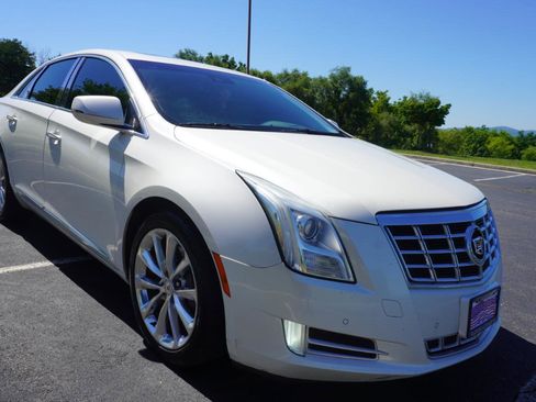 Used 2013 Cadillac XTS Luxury w/ Driver Awareness Package FWD image 3