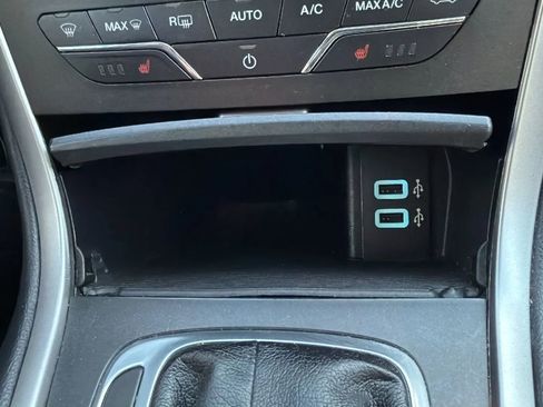 Used 2016 Ford Edge SEL w/ Canadian Touring Package image 19