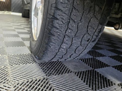 Used 2011 Chevrolet Avalanche LTZ RWD image 31