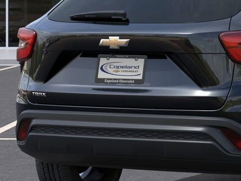 New 2026 Chevrolet Trax LS w/ LS Convenience Package FWD image 15
