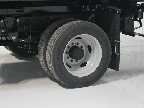 New 2026 Ford F550 4x4 Crew Cab image 18