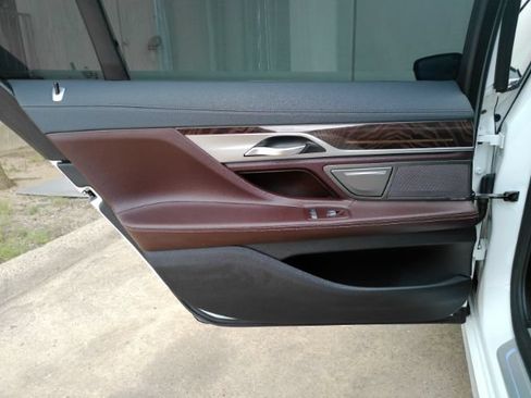 Used 2022 BMW 740i RWD image 19