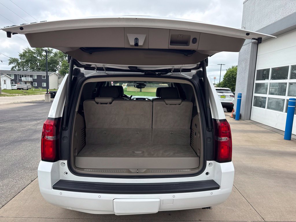 Used 2017 Chevrolet Tahoe LT w/ LT Signature Package AWD/4WD image 10