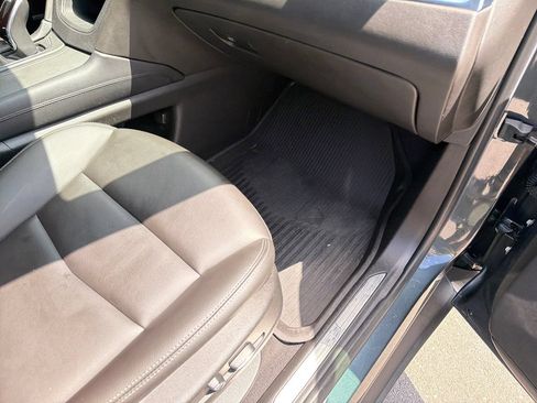 Used 2021 Cadillac XT5 Luxury w/ LPO, Floor Liner Package FWD image 39
