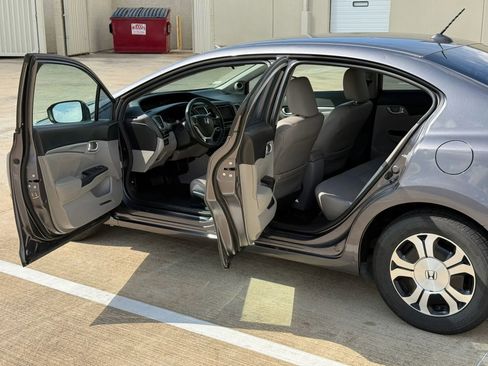 Used 2015 Honda Civic Hybrid Sedan image 11