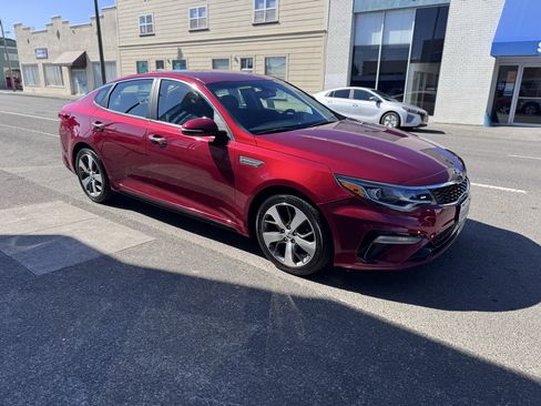 Used 2020 Kia Optima S FWD image 3