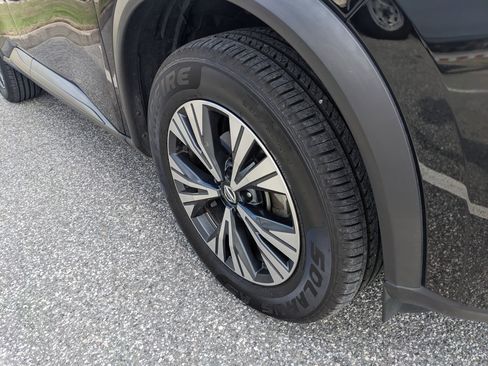 Used 2021 Nissan Rogue SV image 7