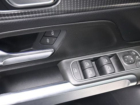 Used 2022 Mercedes-Benz GLB 250 4MATIC image 22
