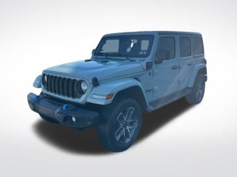 Used 2024 Jeep Wrangler Unlimited w/ Convenience Group image 3