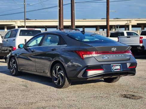 Used 2024 Hyundai Elantra Limited FWD image 5
