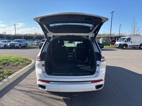 Used 2023 Jeep Grand Cherokee L Summit image 11