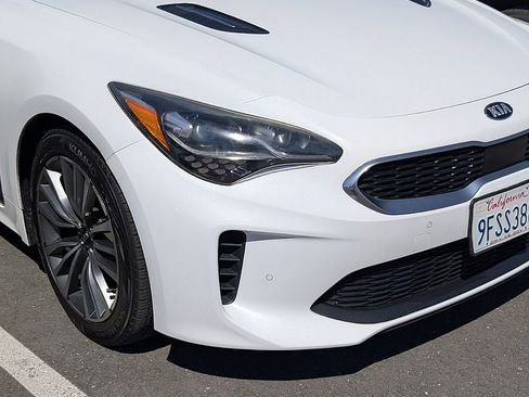Used 2018 Kia Stinger Premium image 3