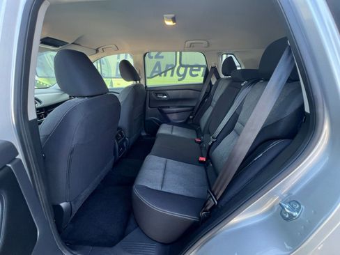 Used 2025 Nissan Rogue SV FWD image 29