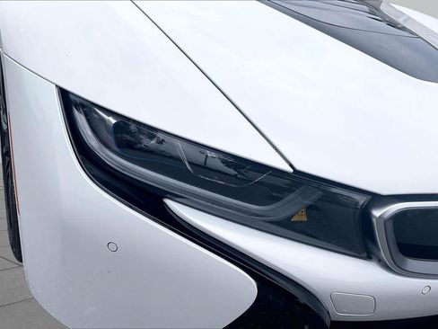 Used 2019 BMW i8 Roadster AWD/4WD image 23