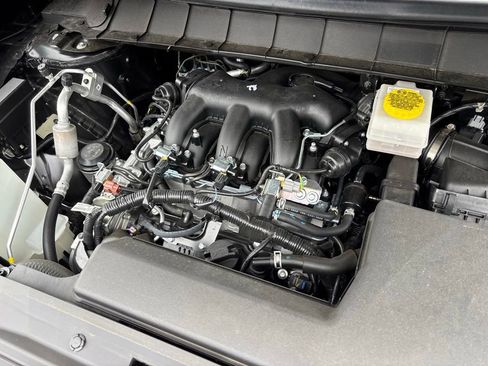 Certified 2024 Nissan Pathfinder SV w/ SV Premium Package FWD image 31
