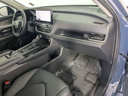 Certified 2024 Toyota Grand Highlander FWD image 30