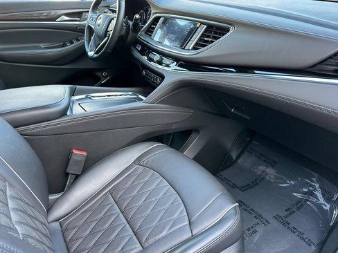 Certified 2024 Buick Enclave Avenir FWD image 21