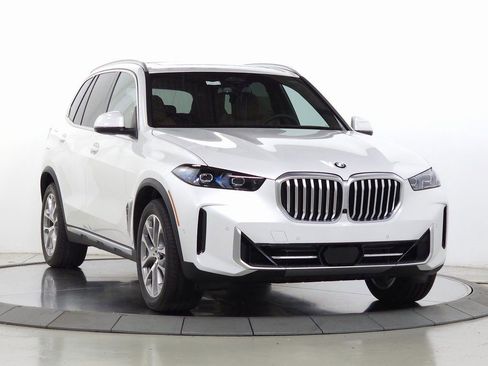 Used 2026 BMW X5 xDrive40i w/ Parking Assistance Package image 1