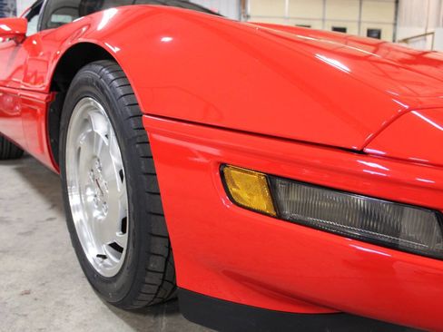 Used 1996 Chevrolet Corvette Base 2dr Hatchback image 15