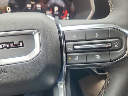 New 2026 GMC Canyon Denali image 16