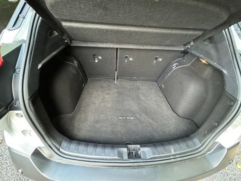 Used 2020 Nissan Kicks S FWD image 31